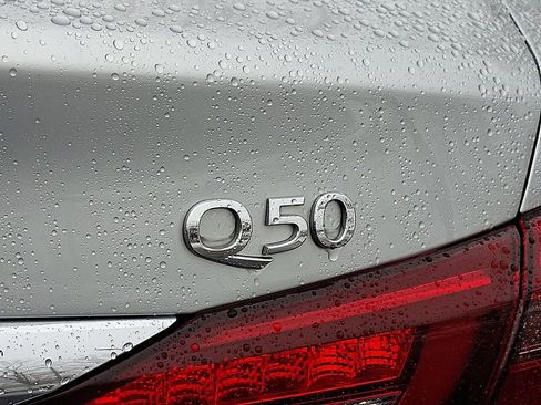 Used 2018 INFINITI Q50 Luxe w/ Essential Package (3.0T Luxe) image 16