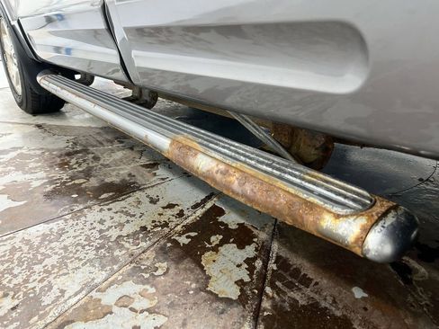 Used 2004 Ford Explorer XLT image 32