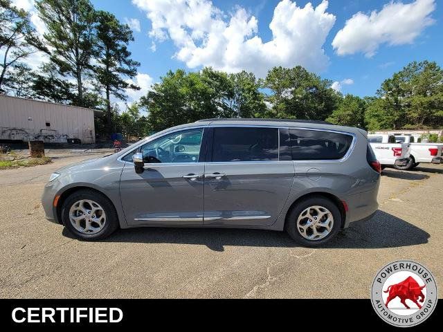 Used 2023 Chrysler Pacifica Limited FWD image 3