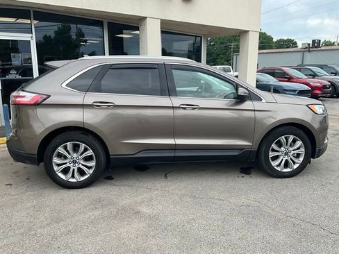 Used 2019 Ford Edge Titanium FWD image 3
