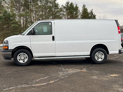 Used 2024 Chevrolet Express 2500 w/ Driver Convenience Package image 6