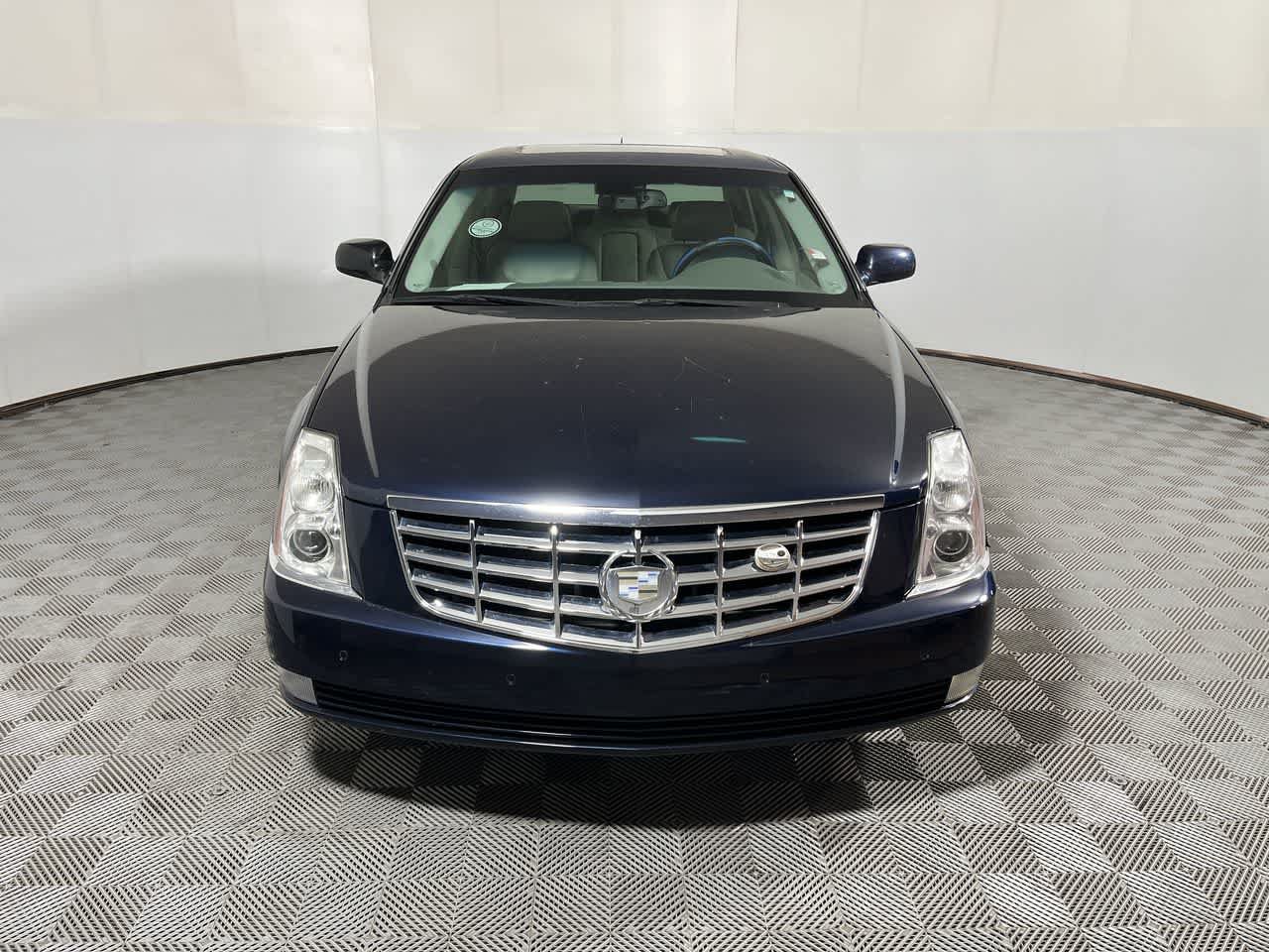 Used 2007 Cadillac DTS Luxury II FWD image 3