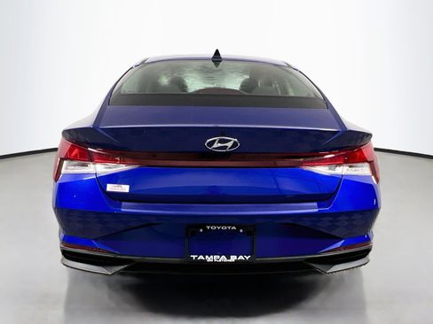 Used 2023 Hyundai Elantra SE FWD image 6