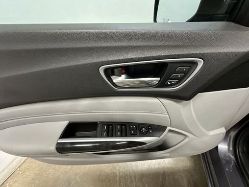 Used 2018 Acura TLX V6 image 17