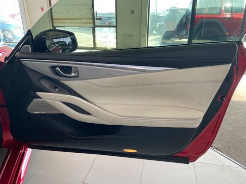 Used 2017 INFINITI Q60 Red Sport 400 image 19