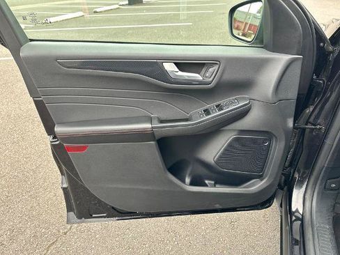 Used 2025 Ford Escape ST-Line FWD image 11