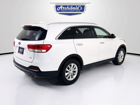 Used 2016 Kia Sorento AWD w/ LX Convenience Package image 8
