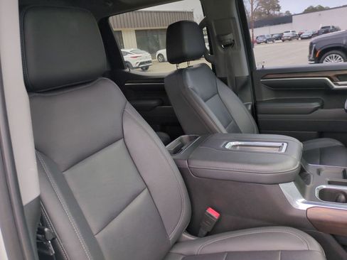 Certified 2022 GMC Sierra 1500 SLT w/ SLT Convenience Package image 31