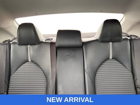 Used 2018 Toyota Camry SE FWD image 11