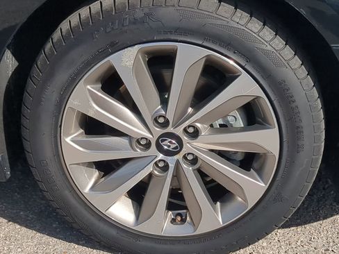 Used 2016 Hyundai Sonata Sport w/ Option Group 02 image 11