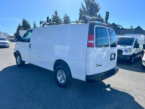 Used 2021 Chevrolet Express 2500 w/ Driver Convenience Package image 5