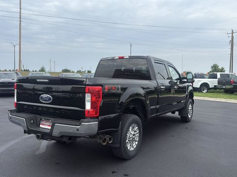 Used 2017 Ford F250 XLT w/ XLT Premium Package AWD/4WD image 5