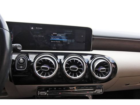 Used 2019 Mercedes-Benz A 220 4MATIC image 9