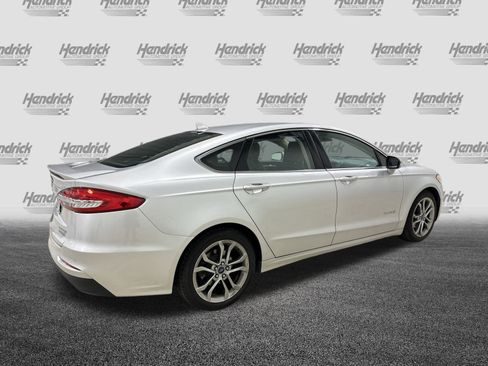 Used 2019 Ford Fusion Titanium image 10