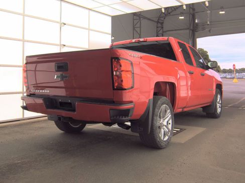 Used 2018 Chevrolet Silverado 1500 Custom w/ Custom Value Package AWD/4WD image 4