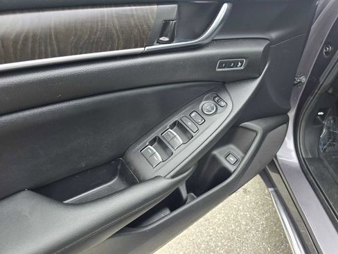 Used 2021 Honda Accord EX-L image 19
