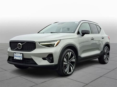 Used 2023 Volvo XC40 B5 Ultimate w/ Protection Package Premier image 1