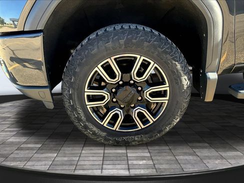 Used 2020 GMC Sierra 3500 AT4 w/ AT4 Premium Package AWD/4WD image 37