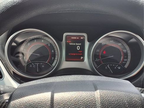 Used 2019 Dodge Journey SE FWD image 14