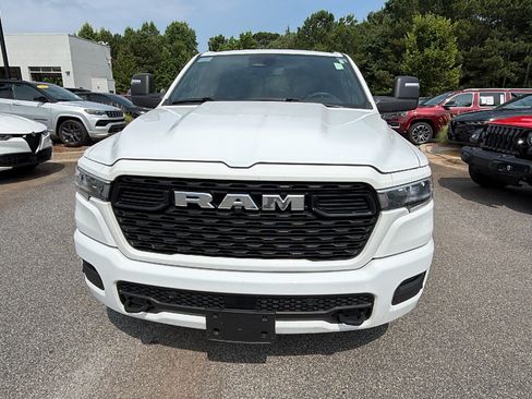 Used 2025 RAM 1500 Big Horn AWD/4WD image 3