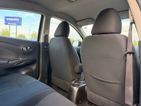 Used 2014 Nissan Versa SV FWD image 18