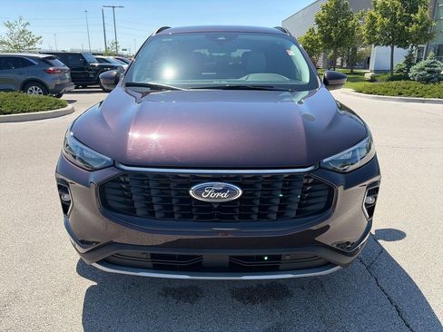 Used 2023 Ford Escape Platinum AWD/4WD image 2