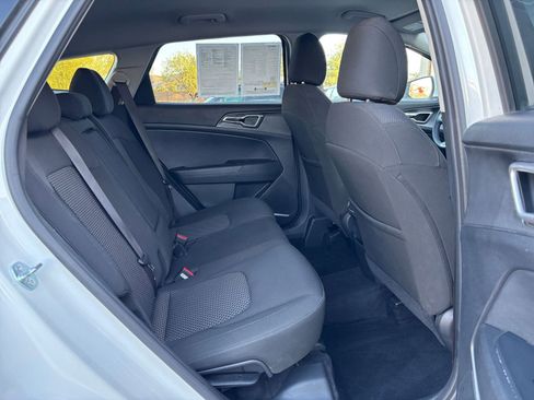 Used 2025 Kia Sportage LX FWD image 24
