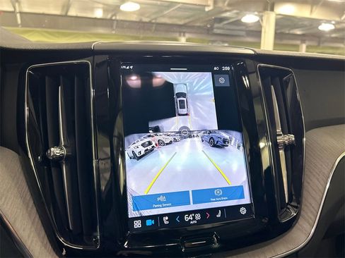 Certified 2025 Volvo XC60 B5 Plus image 17
