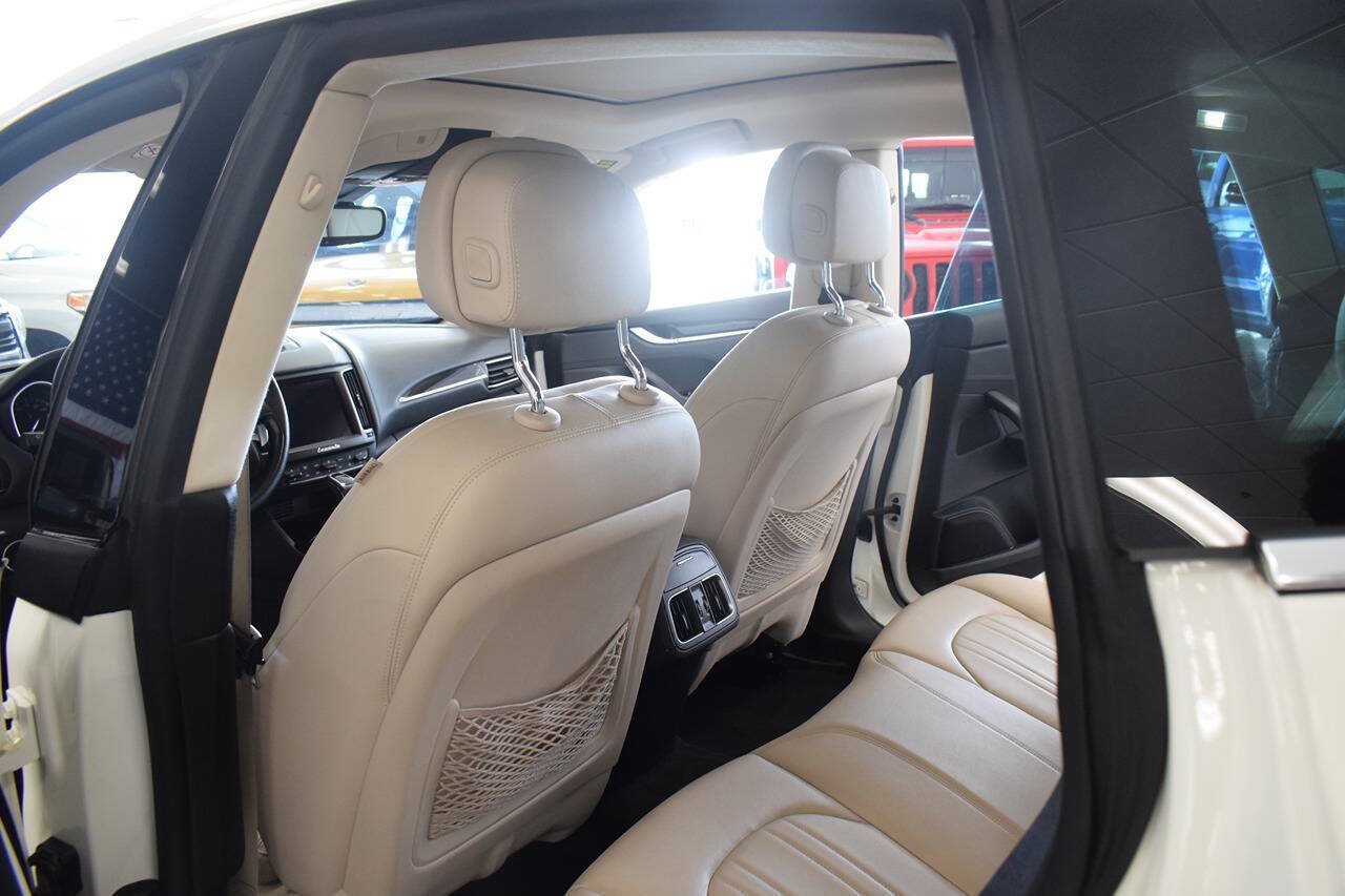 Used 2020 Maserati Levante S AWD/4WD image 40