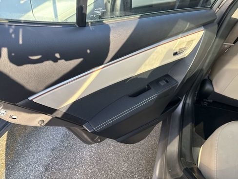 Used 2016 Toyota Corolla LE FWD image 23