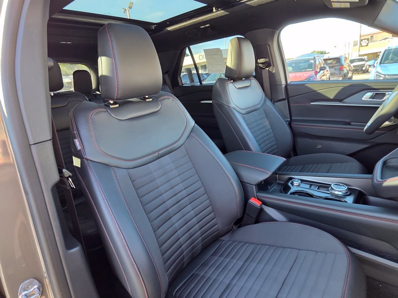 New 2027 Ford Explorer ST-Line w/ Premium Package AWD/4WD image 15