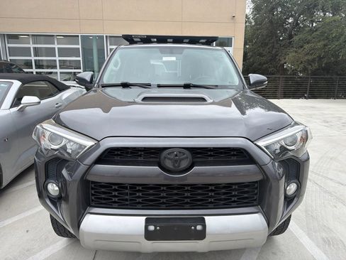Used 2017 Toyota 4Runner TRD Off-Road Premium AWD/4WD image 2
