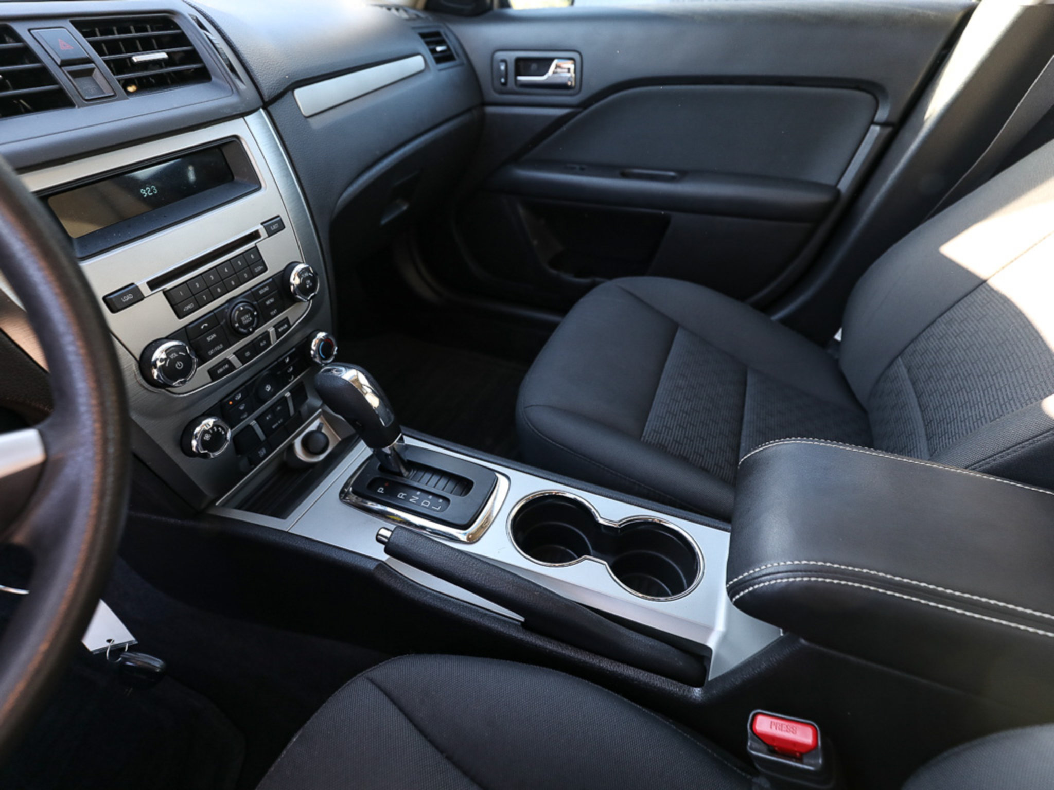 Used 2012 Ford Fusion SE FWD image 17