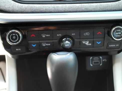 Used 2022 Jeep Compass Latitude w/ Convenience Group AWD/4WD image 9