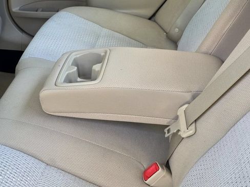 Used 2012 Toyota Camry LE FWD image 10