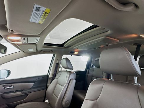Used 2015 Honda Odyssey Touring Elite image 25
