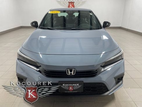 Used 2022 Honda Civic Sport image 2