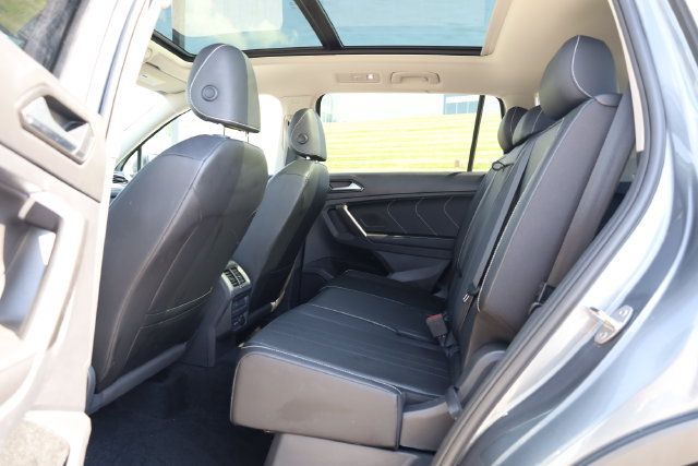 Used 2023 Volkswagen Tiguan SE w/ Panoramic Sunroof Package FWD image 26