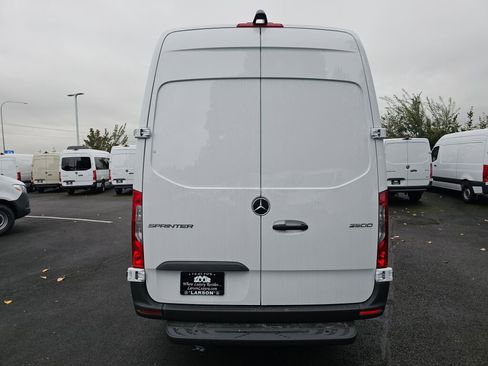 New 2025 Mercedes-Benz Sprinter 2500 image 5