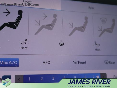 Used 2024 Chrysler Pacifica Touring-L image 35