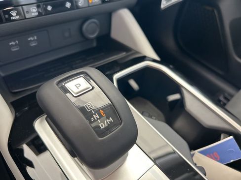 New 2025 Mitsubishi Outlander SE image 8