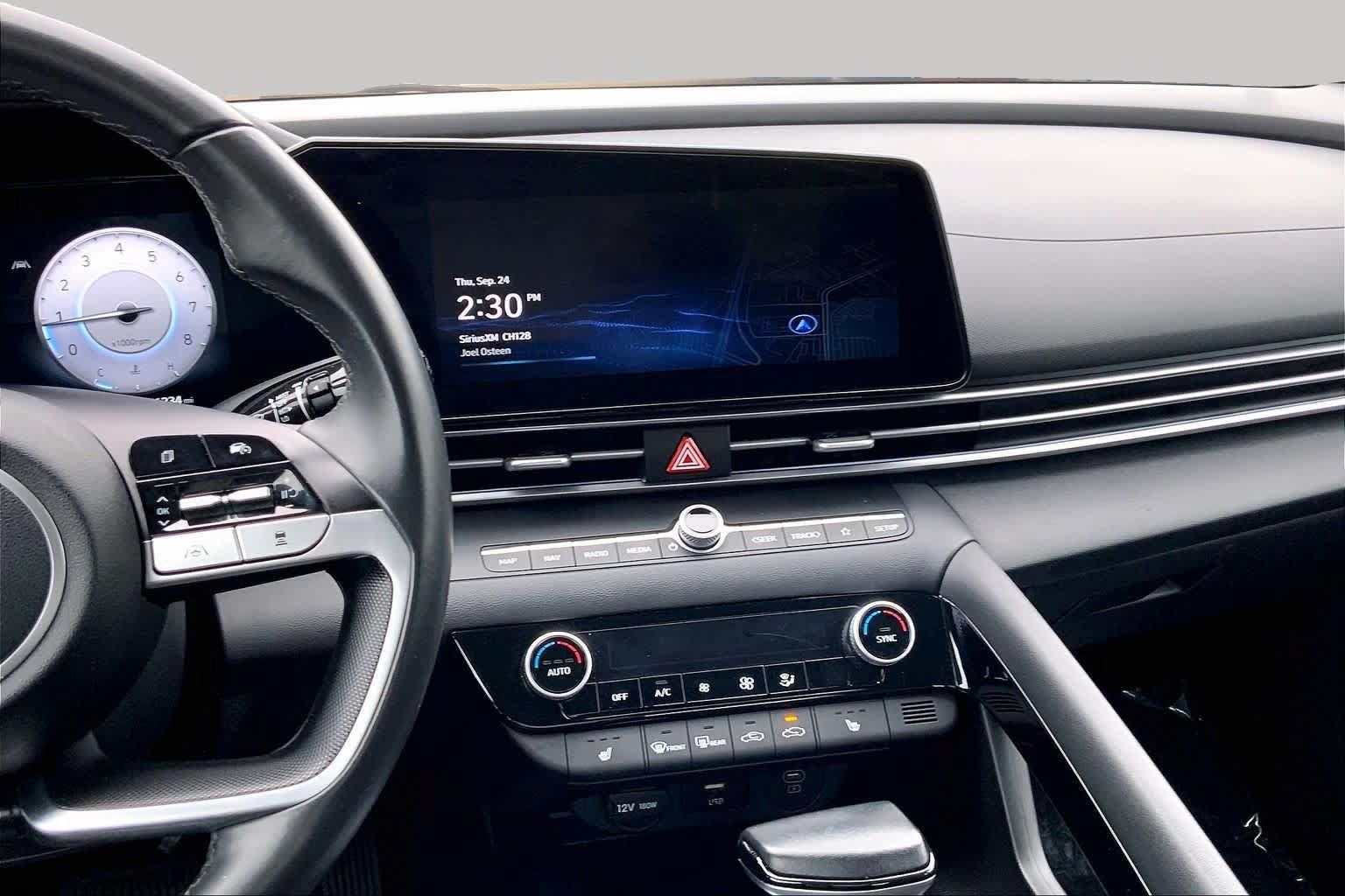 Used 2025 Hyundai Elantra Limited FWD image 7
