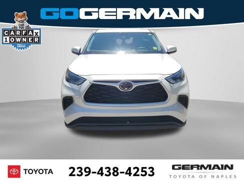 Used 2022 Toyota Highlander L FWD image 2