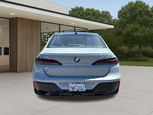 Used 2026 BMW i7 xDrive60 w/ M Sport Package RWD image 10