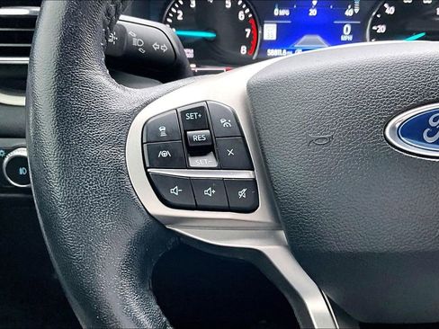 Used 2021 Ford Explorer XLT w/ Equipment Group 202A image 13