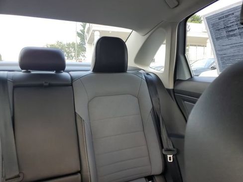 Certified 2025 Volkswagen Jetta SE FWD image 12