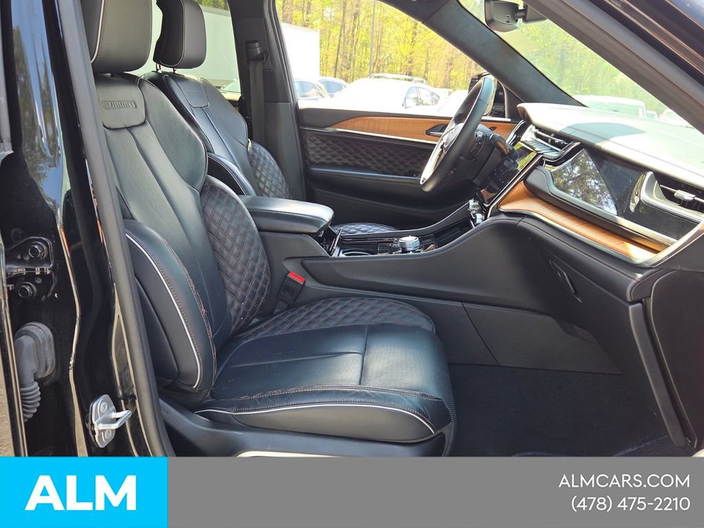Used 2024 Jeep Grand Cherokee L Summit AWD/4WD image 19
