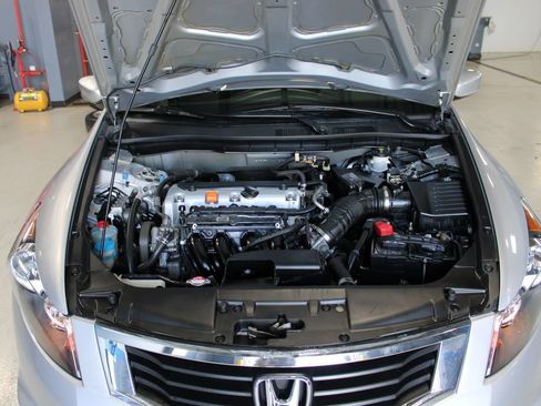Used 2010 Honda Accord LX-P image 8