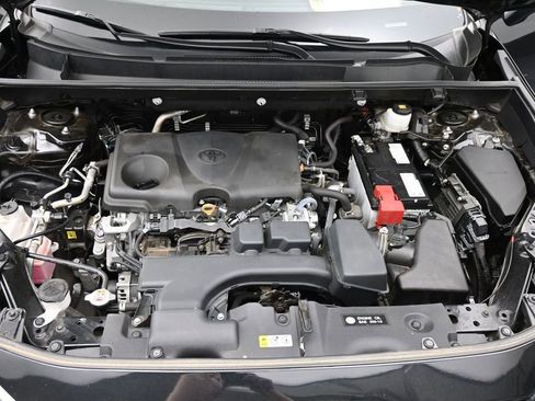 Used 2024 Toyota RAV4 XLE FWD image 21
