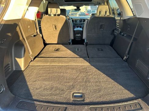 Used 2018 Buick Enclave Premium w/ Experience Buick Package image 32